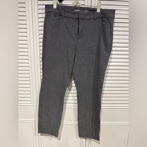 Old Navy Black and White Pixie Skinny Pants